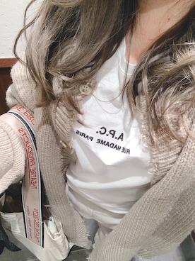 「A.P.C.（アーペーセー）のLONG SLEEVE PETITE RUE MADAME H　JPS（Tシャツ/カットソー、ホワイト系）」を使った、Runaさん（レディース）の冬コーディネート