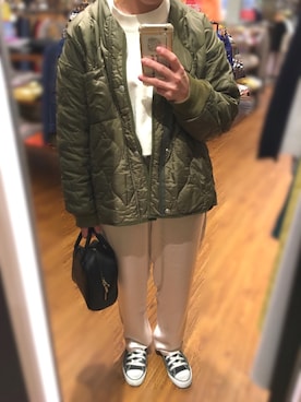 「サテンパンツ」｜「アイテム（ミリタリージャケット）」を使った、rosaさん（レディース・150cm）の春コーディネート