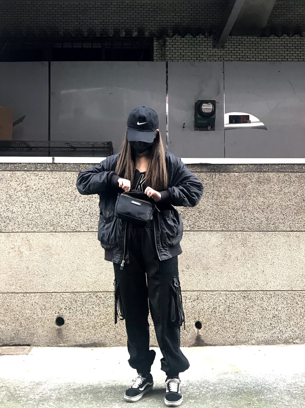 「ootd、ootdsg、ootdtw、swag、NIKE、Jumper、undefeated、vii&co、VANS、oldskool」｜「VANSのアイテム（シューズ、ブラック系）」を使った、Moët さん（レディース・166cm）の冬コーディネートの1枚目の写真