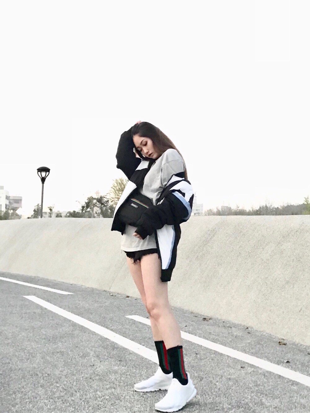 「NIKE、Jumper、stussy、ootd、ootdsg、ootdtw、swag」｜「Jumperのアイテム（タイツ/ストッキング、ブラック系）」を使った、Moët さん（レディース・166cm）の冬コーディネートの1枚目の写真