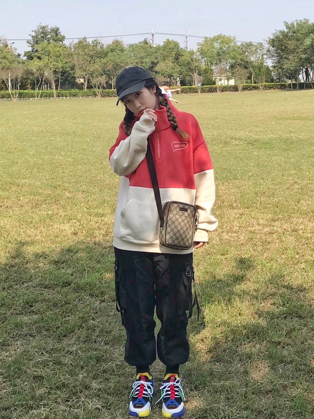 「antisocialsocialclub、korea、vii&co、supreme、Li-ning、GUCCI、ootd」｜「ANTI SOCIAL SOCIAL CLUBのアイテム（キャップ、ブラック系）」を使った、Moët さん（レディース・166cm）の冬コーディネートの1枚目の写真