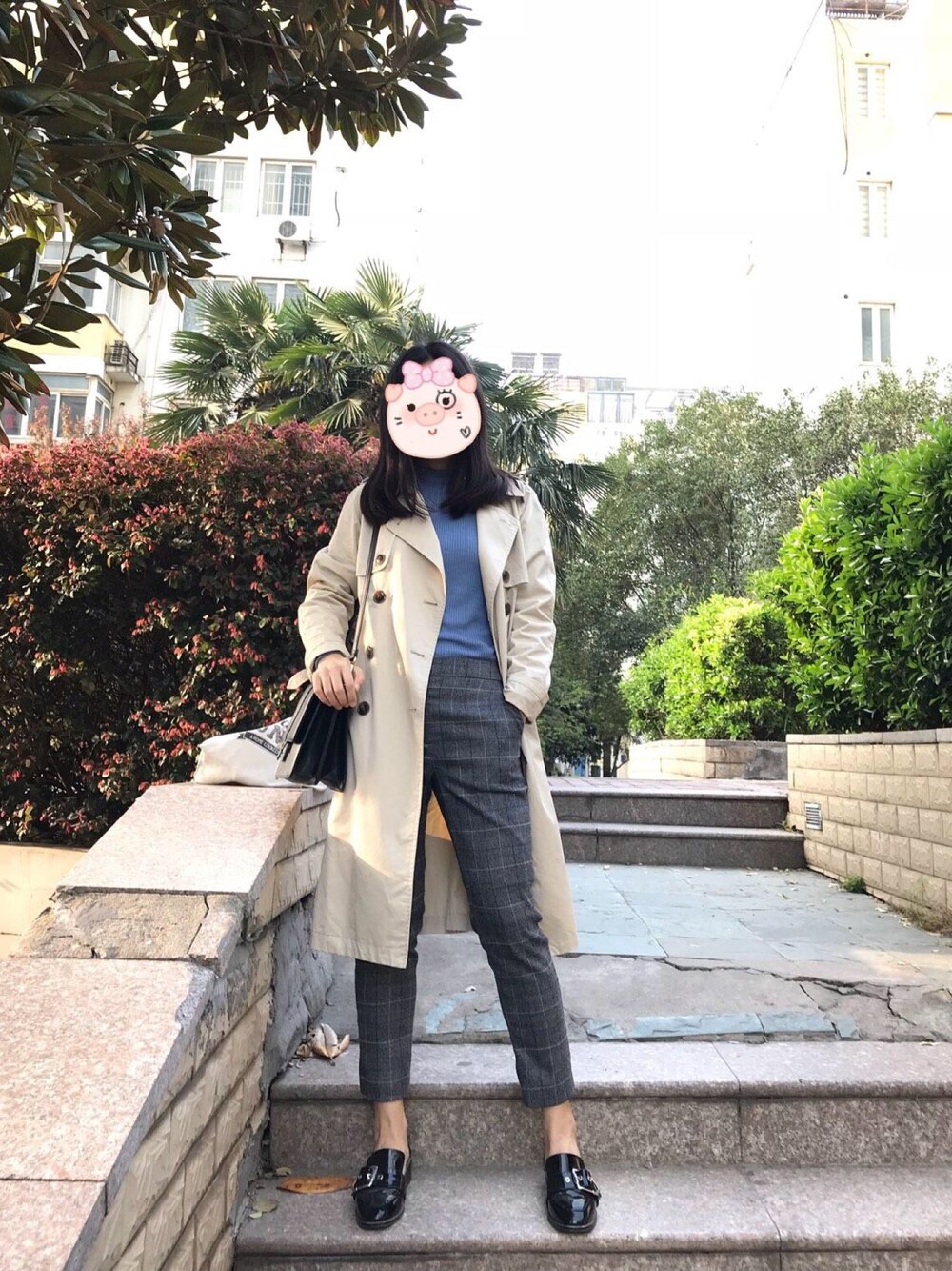 「ootd」｜「UNIQLOのアイテム（ニット/セーター、ブルー系）」を使った、小乖さん（レディース・160cm）の春コーディネートの1枚目の写真