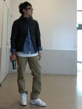 「ホワイトスニーカー」｜「アイテム（ライダースジャケット）」を使った、arenaさん（メンズ・174cm）の冬コーディネート