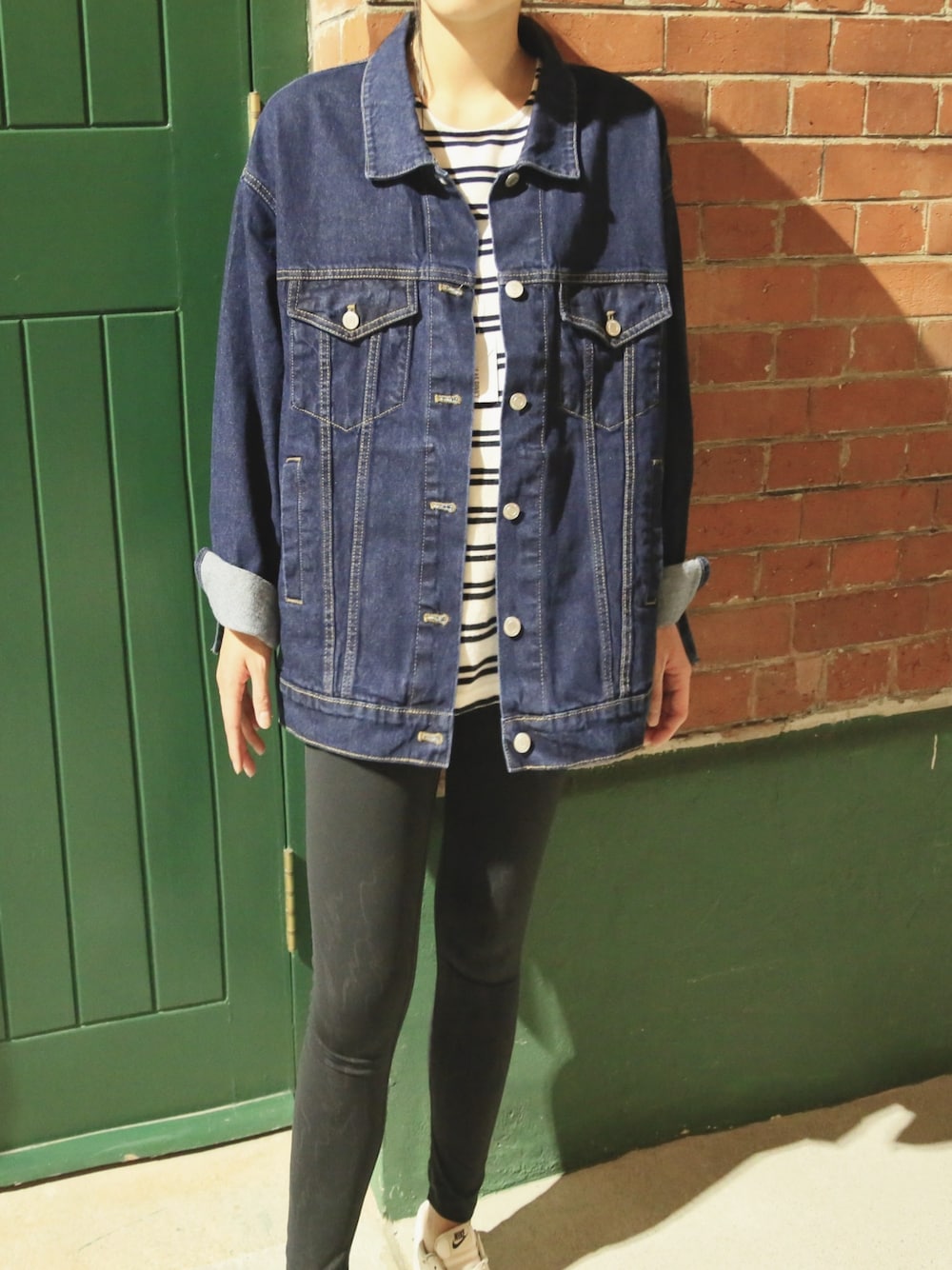 「girl、VINTAGE、90’s、demin」｜「AS KNOW AS PINKYのアイテム（デニムジャケット、ブルー系）」を使った、Back To Basicsさん（レディース・165cm）の冬コーディネートの1枚目の写真