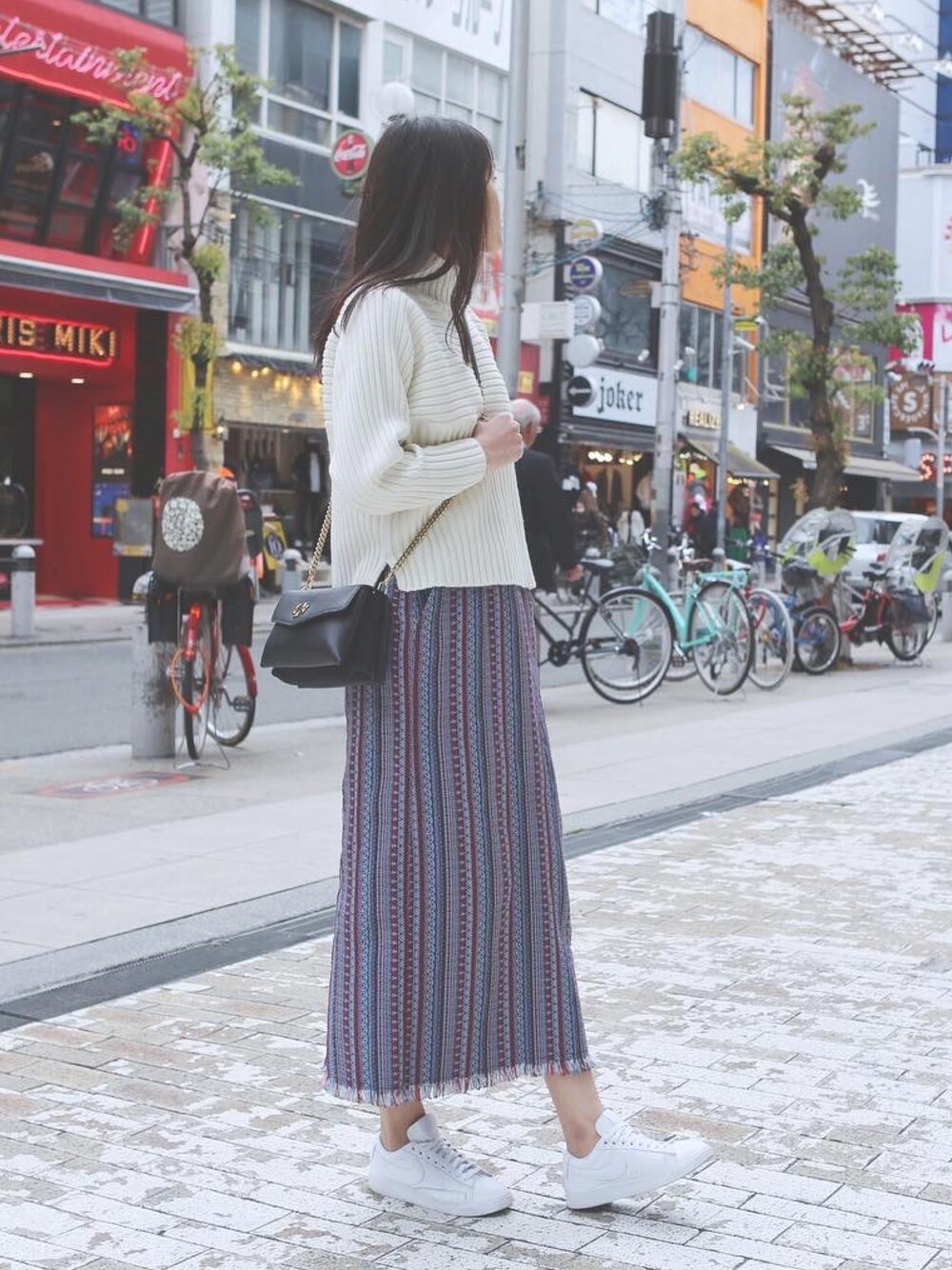 「girl、90’s」｜「CIAOPANIC TYPYのアイテム（スカート、ブルー系）」を使った、Back To Basicsさん（レディース・165cm）の冬コーディネートの1枚目の写真