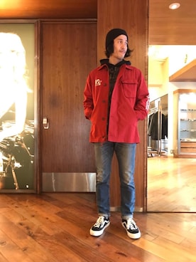 「アイテム（ミリタリージャケット、レッド系）」を使った、hyshmt01さん（メンズ・171cm）の冬コーディネート