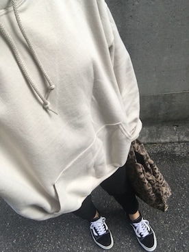 「GILDAN（ギルダン）のGILDAN / 裏起毛プルオーバーパーカー（パーカー、ベージュ系）」を使った、ぴーさん（レディース・164cm）の秋コーディネート