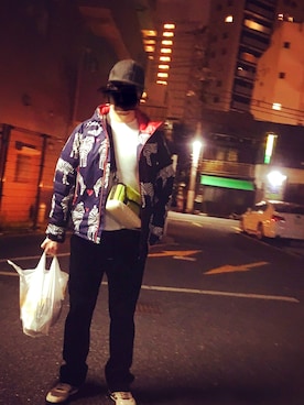 「CHUMS（チャムス）のアイテム（ボディバッグ/ウエストポーチ）」を使った、ユニキヨトーゴさん（メンズ・173cm）の冬コーディネート