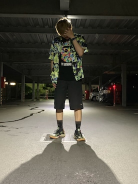 「A BATHING APE（アベイシングエイプ）のアイテム（Tシャツ/カットソー、グレー系）」を使った、Y   さん（メンズ）の秋コーディネート