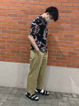 「HYSTERIC GLAMOUR（ヒステリックグラマー）のSWEET 16 DOLLS柄 オープンカラーシャツ（シャツ/ブラウス、ブラック系）」を使った、Y   さん（メンズ）の夏コーディネート