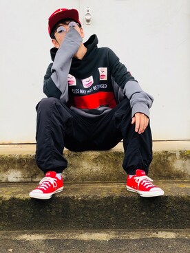 「UNDEFEATED （アンディフィーテッド）のアイテム（カーゴパンツ）」を使った、ヒョンさん（メンズ・173cm）の夏コーディネート