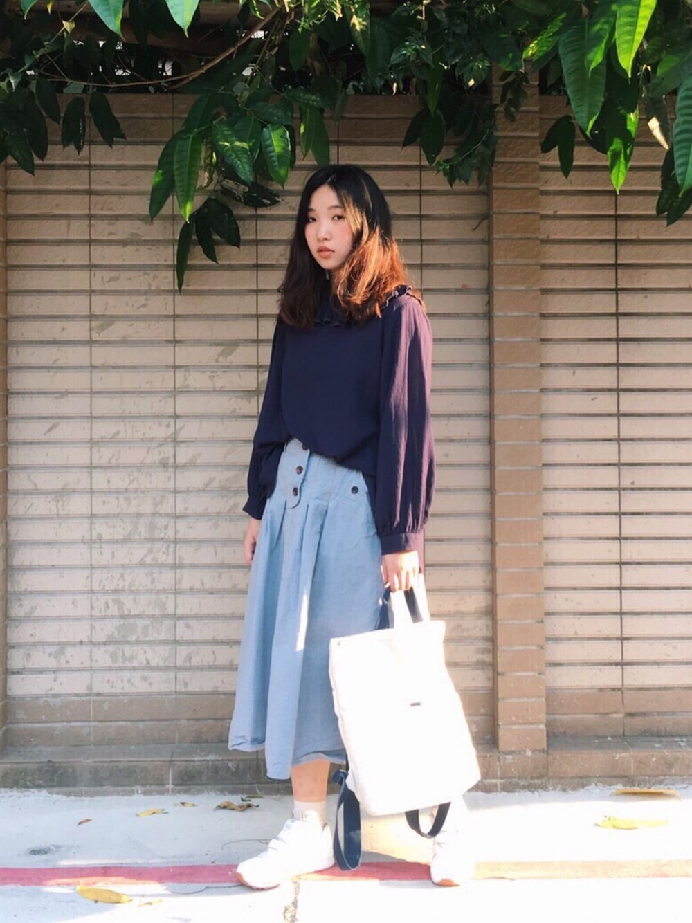 「my basic selectのアイテム（トップス、ブルー系）」を使った、許Karen さん（レディース・160cm）の春コーディネートの1枚目の写真