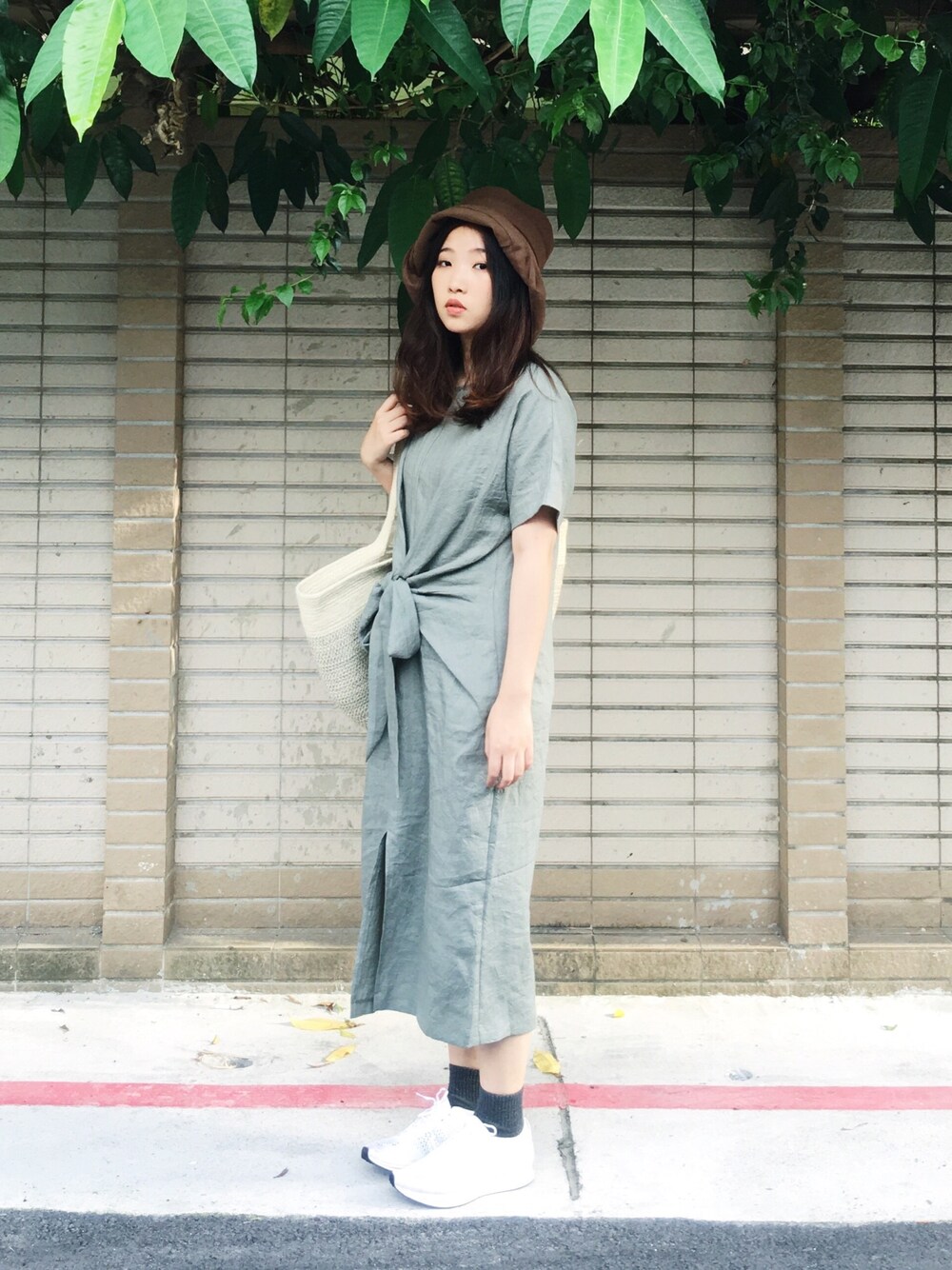 「my basic selectのアイテム（ワンピース/ドレス、グリーン系）」を使った、許Karen さん（レディース・160cm）の春コーディネートの1枚目の写真