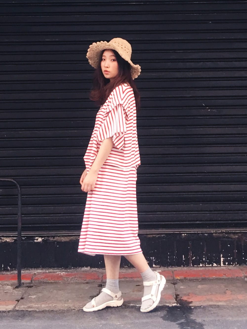 「my basic selectのアイテム（ワンピース/ドレス、レッド系）」を使った、許Karen さん（レディース・160cm）の春コーディネートの1枚目の写真