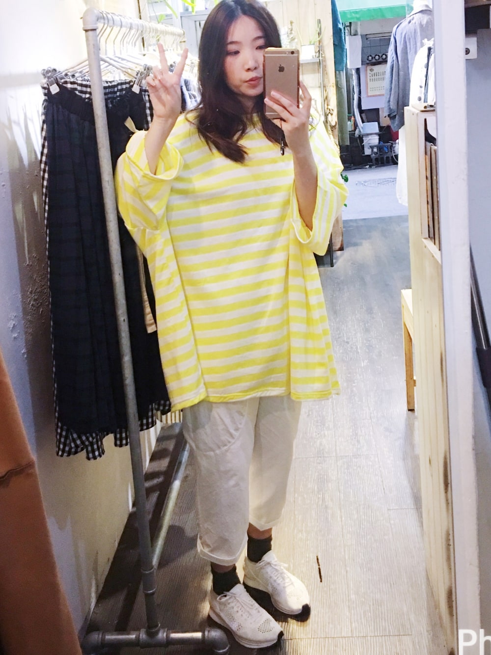 「my basic selectのアイテム（トップス、イエロー系）」を使った、許Karen さん（レディース・160cm）の夏コーディネートの1枚目の写真