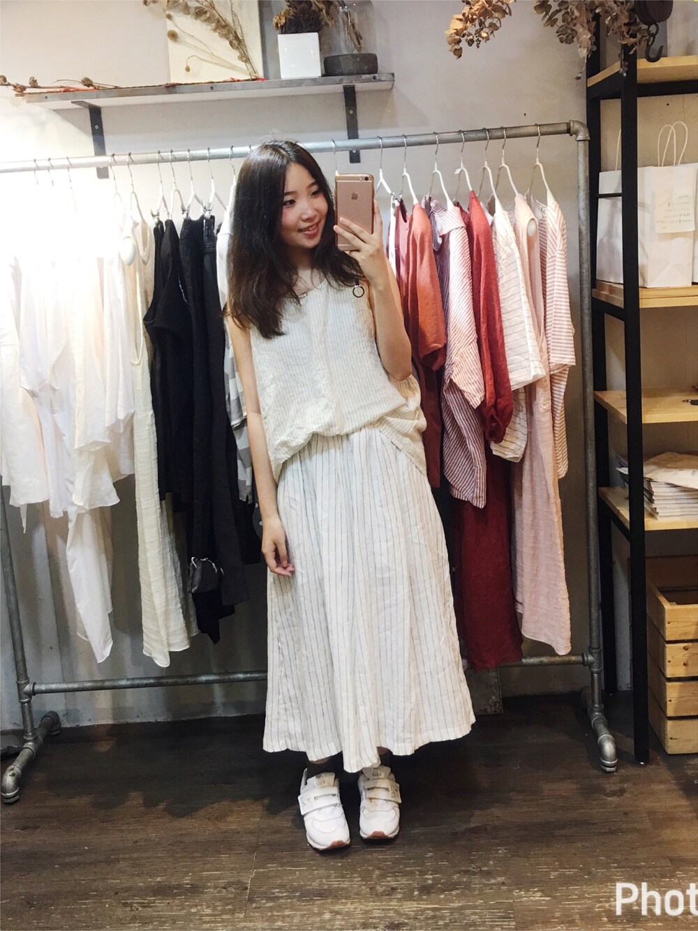 「my basic selectのアイテム（トップス、ベージュ系）」を使った、許Karen さん（レディース・160cm）の夏コーディネートの1枚目の写真