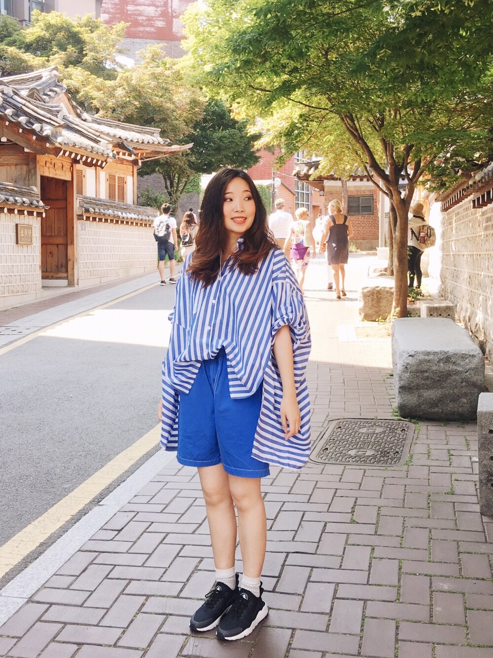 「my basic selectのアイテム（トップス、ブルー系）」を使った、許Karen さん（レディース・160cm）の夏コーディネートの1枚目の写真