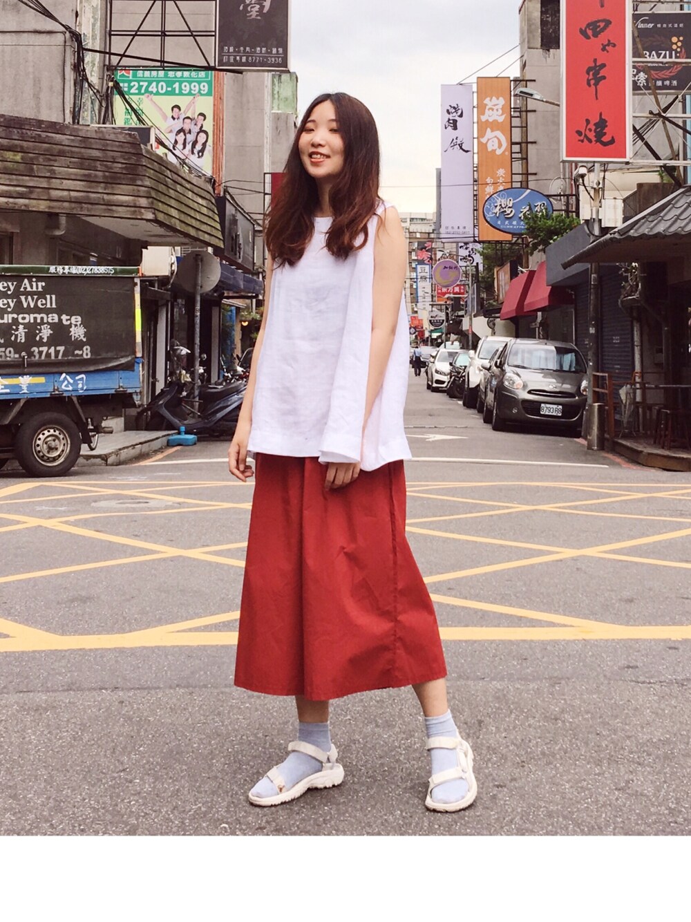 「my basic selectのアイテム（トップス、ホワイト系）」を使った、許Karen さん（レディース・160cm）の夏コーディネートの1枚目の写真