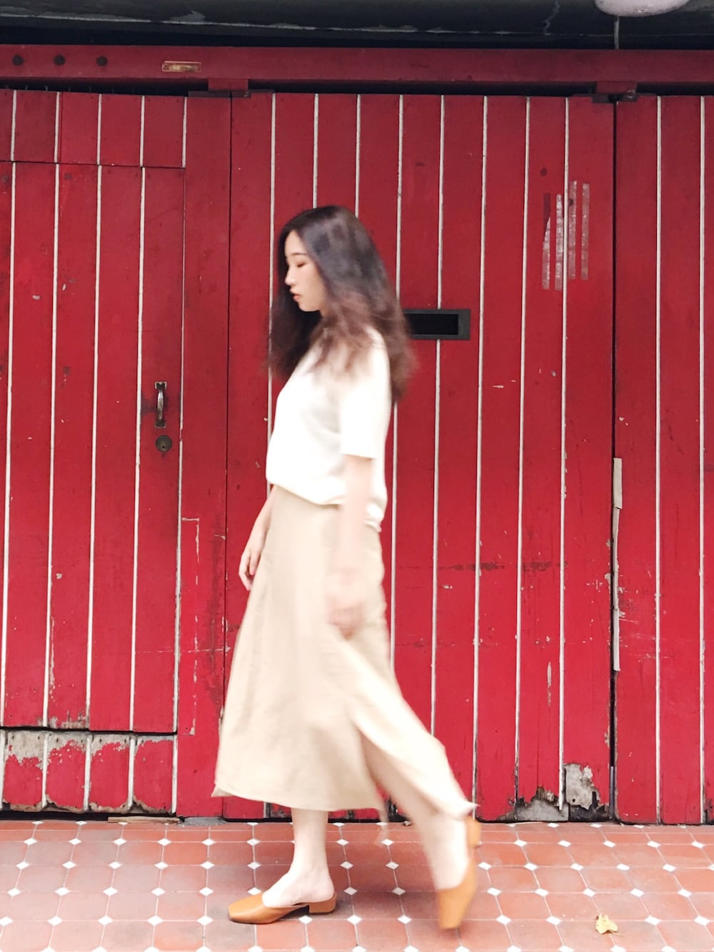 「my basic selectのアイテム（トップス、ベージュ系）」を使った、許Karen さん（レディース・160cm）の夏コーディネートの1枚目の写真