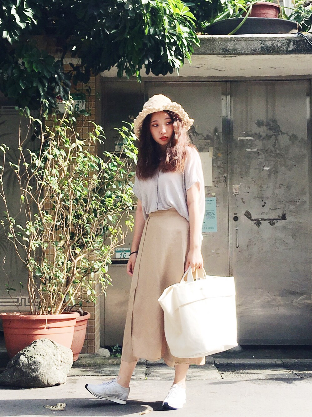 「summer」｜「FEEL AND TASTEのアイテム（バッグ、ホワイト系）」を使った、許Karen さん（レディース・160cm）の夏コーディネートの1枚目の写真