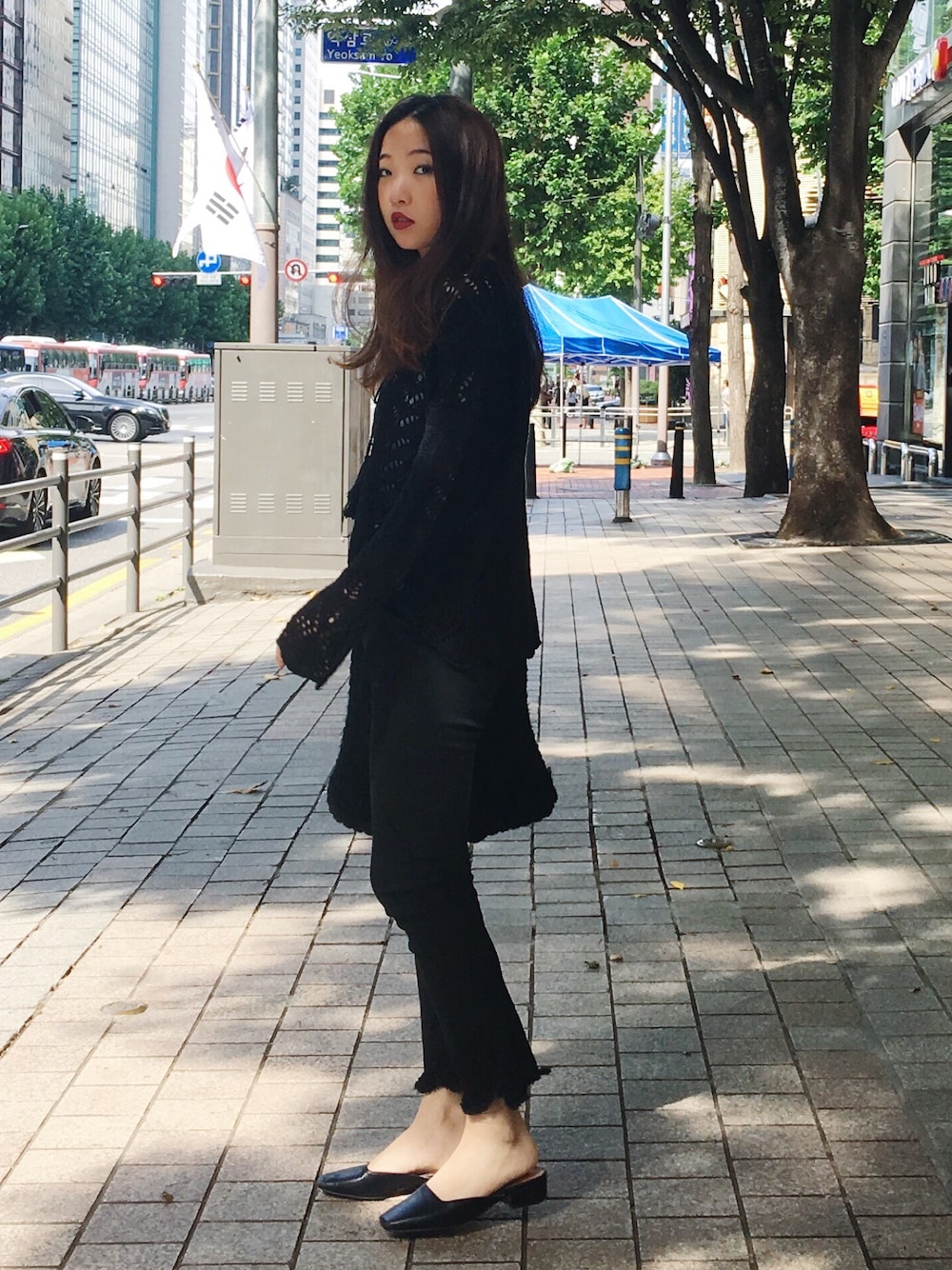 「my basic selectのアイテム（トップス、ブラック系）」を使った、許Karen さん（レディース・160cm）の秋コーディネートの1枚目の写真