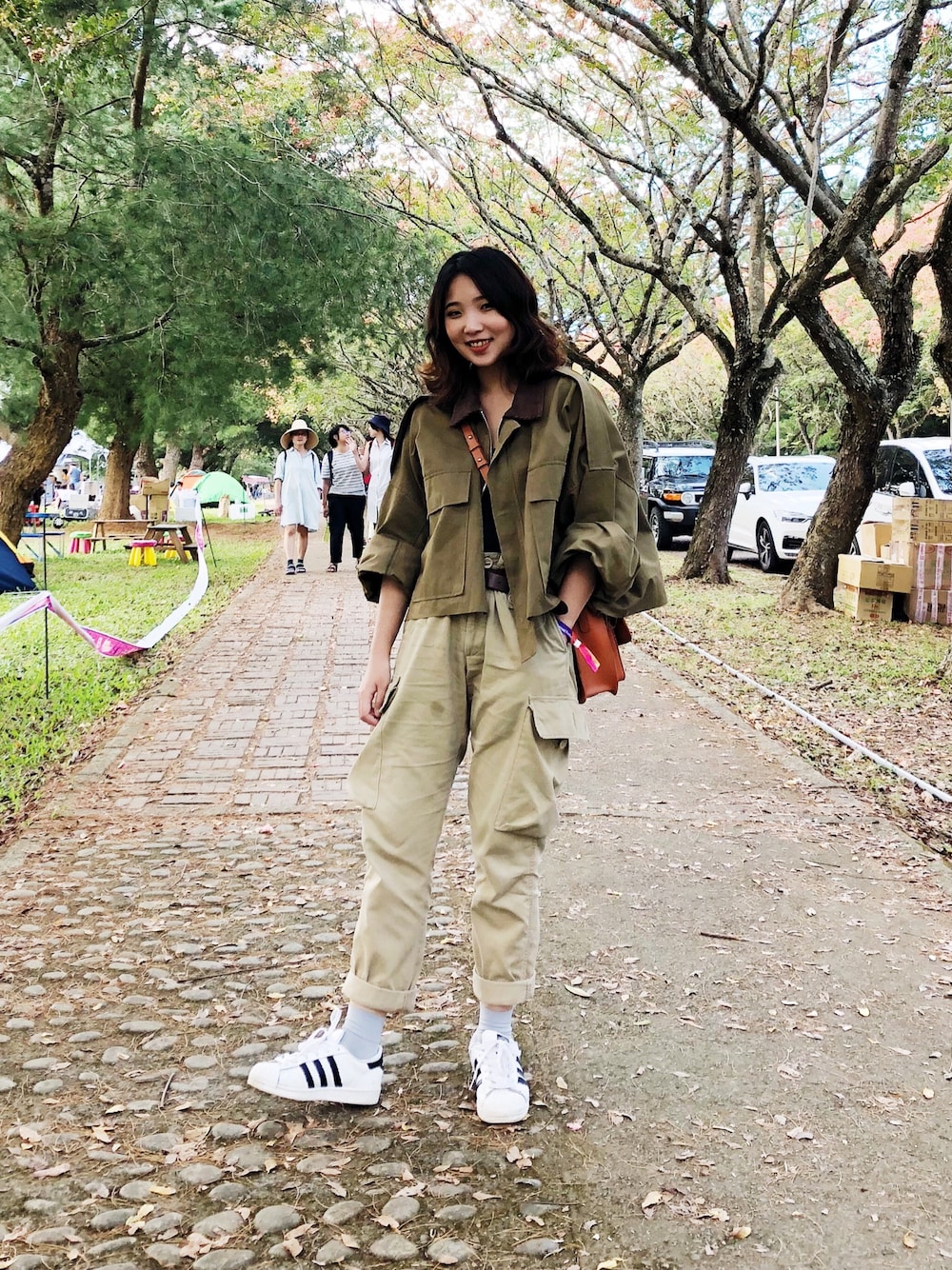 「summer、nomade、Taiwan、TAIPEI、wtaps、girl、90’s」｜「WTAPSのアイテム（パンツ、ベージュ系）」を使った、許Karen さん（レディース・160cm）の秋コーディネートの1枚目の写真