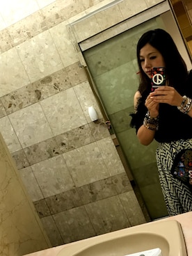 鑑定師DJ HITOMIさんのコーディネート