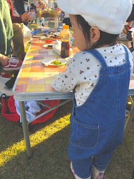 「ZARA KIDSのアイテム（Tシャツ/カットソー、ホワイト系）」を使った、ayさん（キッズ・100cm）の冬コーディネート