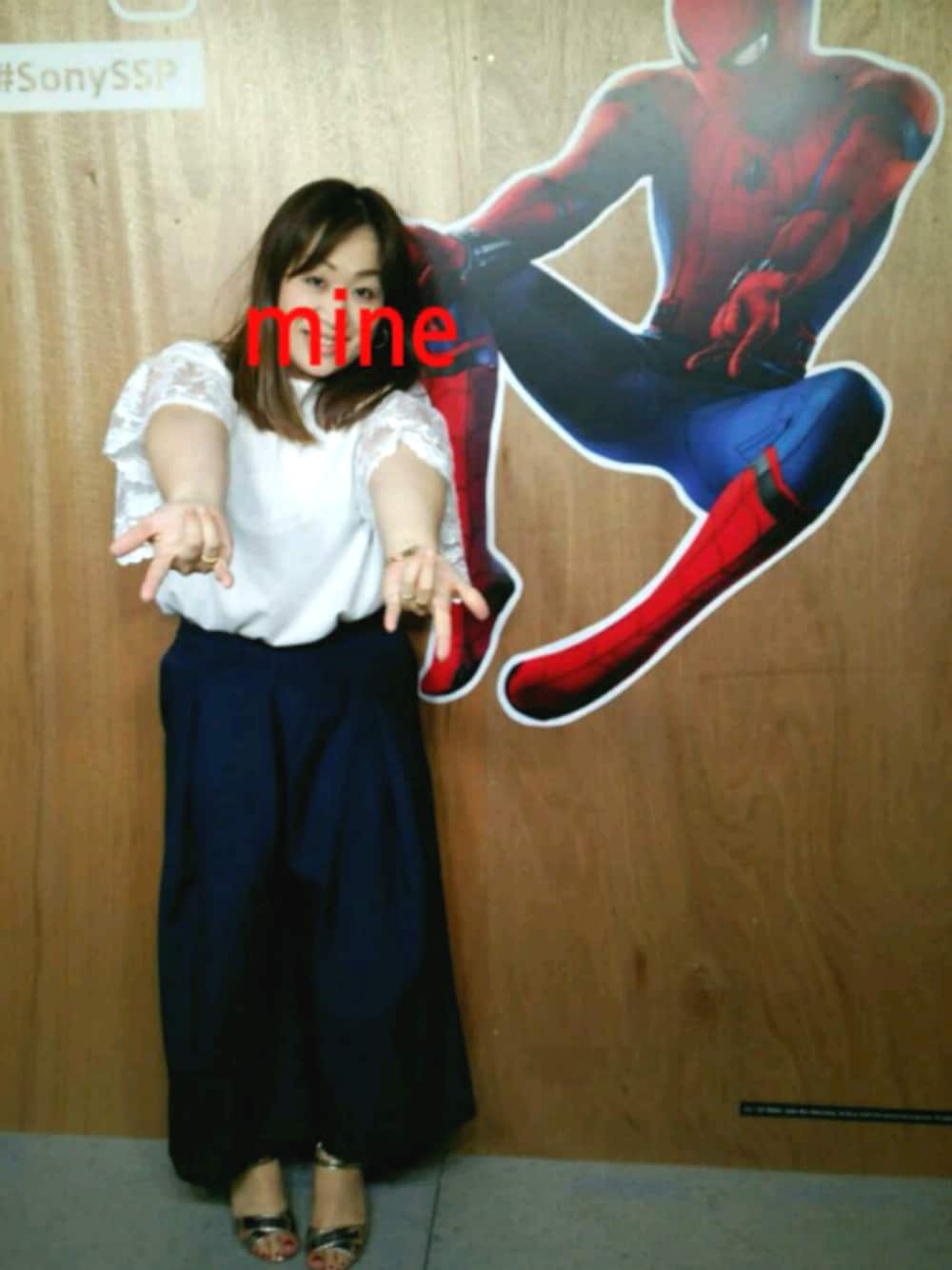 ホワイト系のTシャツ/カットソー、ホワイト系のTシャツ/カットソー、ホワイト系のTシャツ/カットソーを着用したレディースの夏コーディネートの1枚目の写真