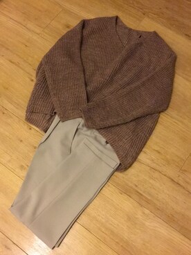 「PLST（プラステ）のアイテム（スラックス、ベージュ系）」を使った、のなめさん（レディース・150cm）の冬コーディネート