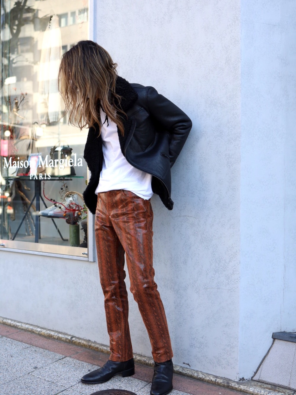 Ann DEMEULEMEESTERのムートンコートを使った人気ファッション