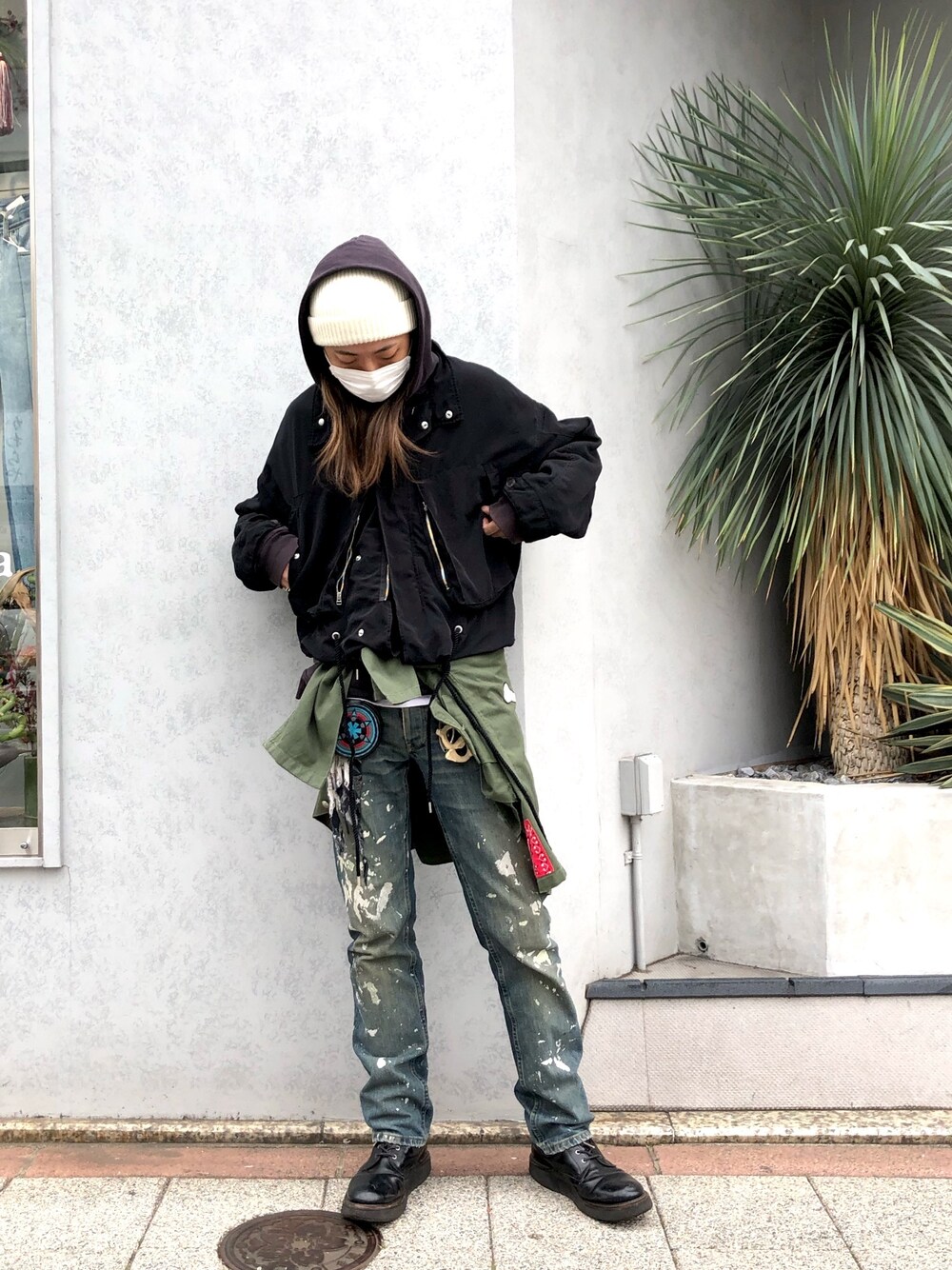 「シンプルコーデ、今日のコーデ、モード、カジュアル、ブラック、ストリートコーデ、ニット帽、supreme、BED J.W FORD、ROYAL FLASH」｜「BED J.W. FORDのアイテム（ブルゾン、ブラック系）」を使った、サトウ コウタさん（メンズ・179cm）の冬コーディネートの1枚目の写真