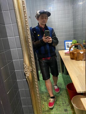 「アイテム（スタジャン、ブルー系）」を使った、平野誠さん（メンズ・174cm）の冬コーディネート