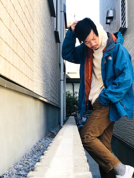 「ジャックパーセル」｜「アイテム（マウンテンパーカー）」を使った、オレだよオレ。さん（メンズ・175cm）の冬コーディネート