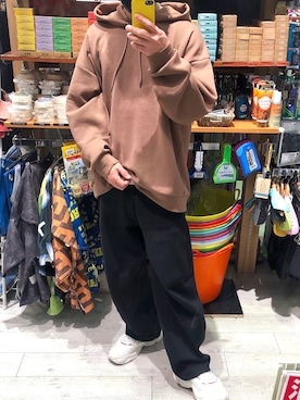 「アイテム（スウェットパンツ）」を使った、Ryuichiさん（メンズ・172cm・20代）の春コーディネート