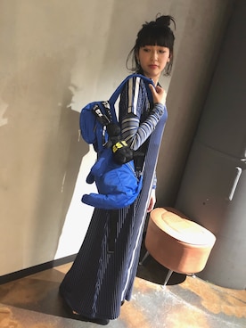 「デニムから始まったライフスタイルブランド」｜「アイテム（アクセサリー）」を使った、うまる🌈さん（レディース・166cm）の春コーディネート