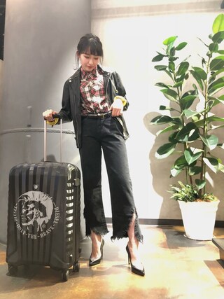DIESELのスーツケース/キャリーバッグを使った人気ファッション