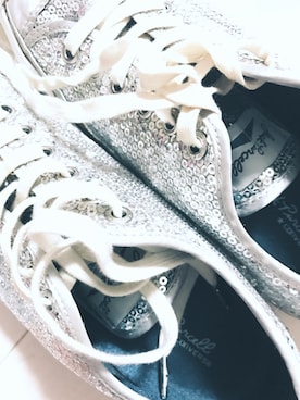 「CONVERSE（コンバース）のアイテム（スニーカー、シルバー系）」を使った、ひよちゃんさん（レディース・148cm）の冬コーディネート