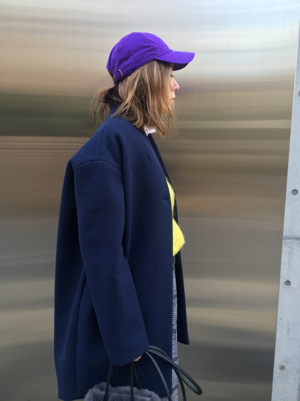 「キャップ、パンプス、ワイドパンツ、チェックパンツ、チエック、ハイネック、Vネック、ニット、コクーンコート、冬」｜「FREAK'S STOREのWEB限定 NEWHATTAN/ニューハッタン ウォッシュド ツイル6パネル/ベースボールキャップ              （キャップ、パープル系）」を使った、GUCCIさん（レディース・167cm）の冬コーディネートの1枚目の写真