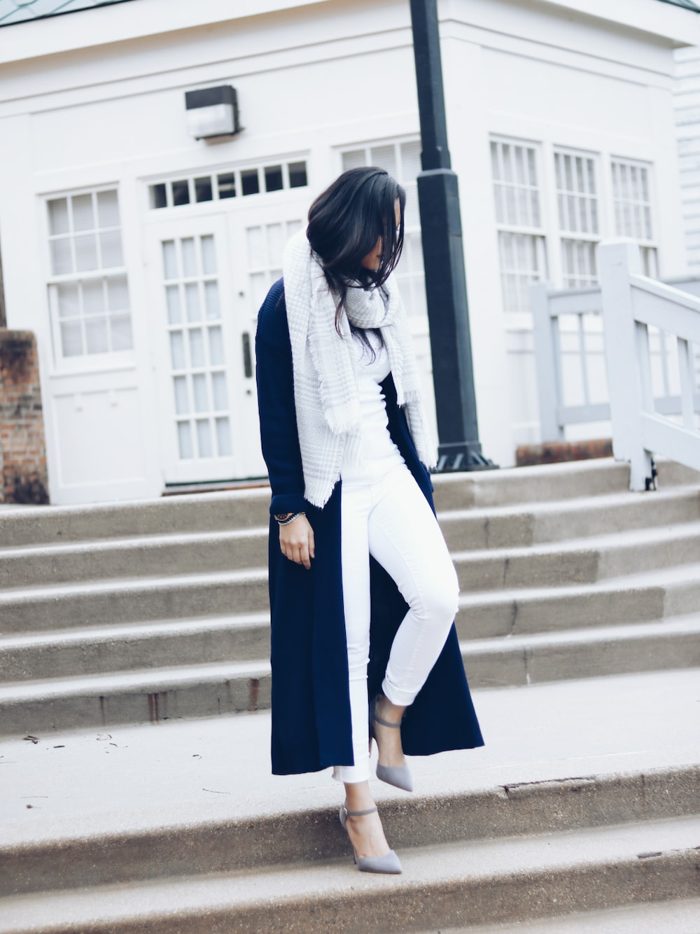 「popofcolor、ootd、winterstyle」｜「Boohooのアイテム（ニット/セーター、ブルー系）」を使った、Salihahさん（レディース・163cm）の冬コーディネートの1枚目の写真