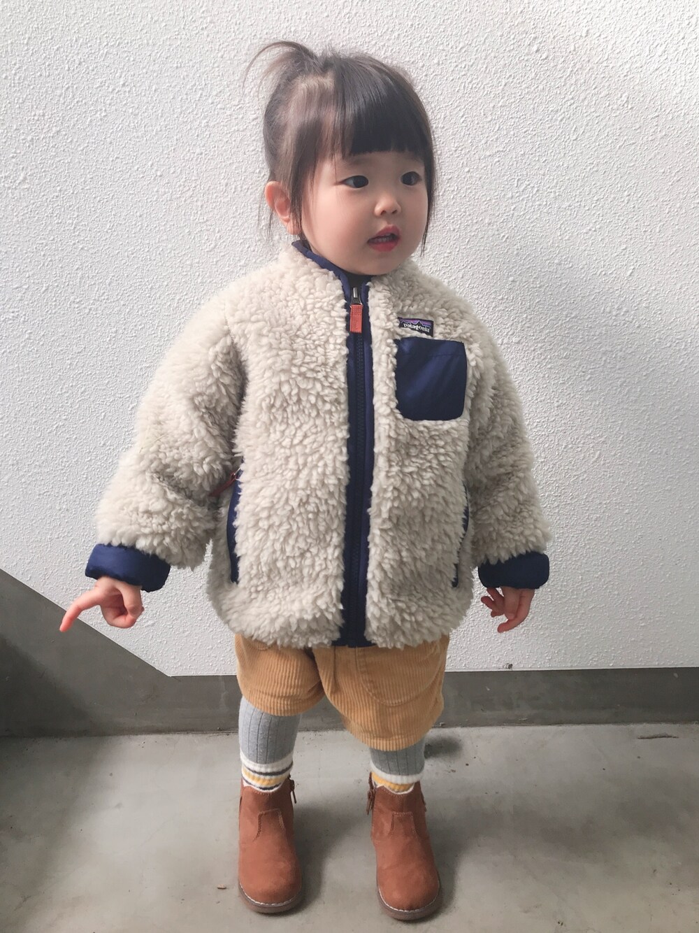 「ZOZO公認ユーザー、おんなのこ、秋冬コーデ、韓国子供服、リブレギンス、2歳、公園コーデ、パタゴニア、キッズコーデ」｜「patagoniaのpatagonia/パタゴニアBaby Retro-X Jacket（ブルゾン、ブルー系）」を使った、yuzukiさん（キッズ・90cm）の冬コーディネートの1枚目の写真
