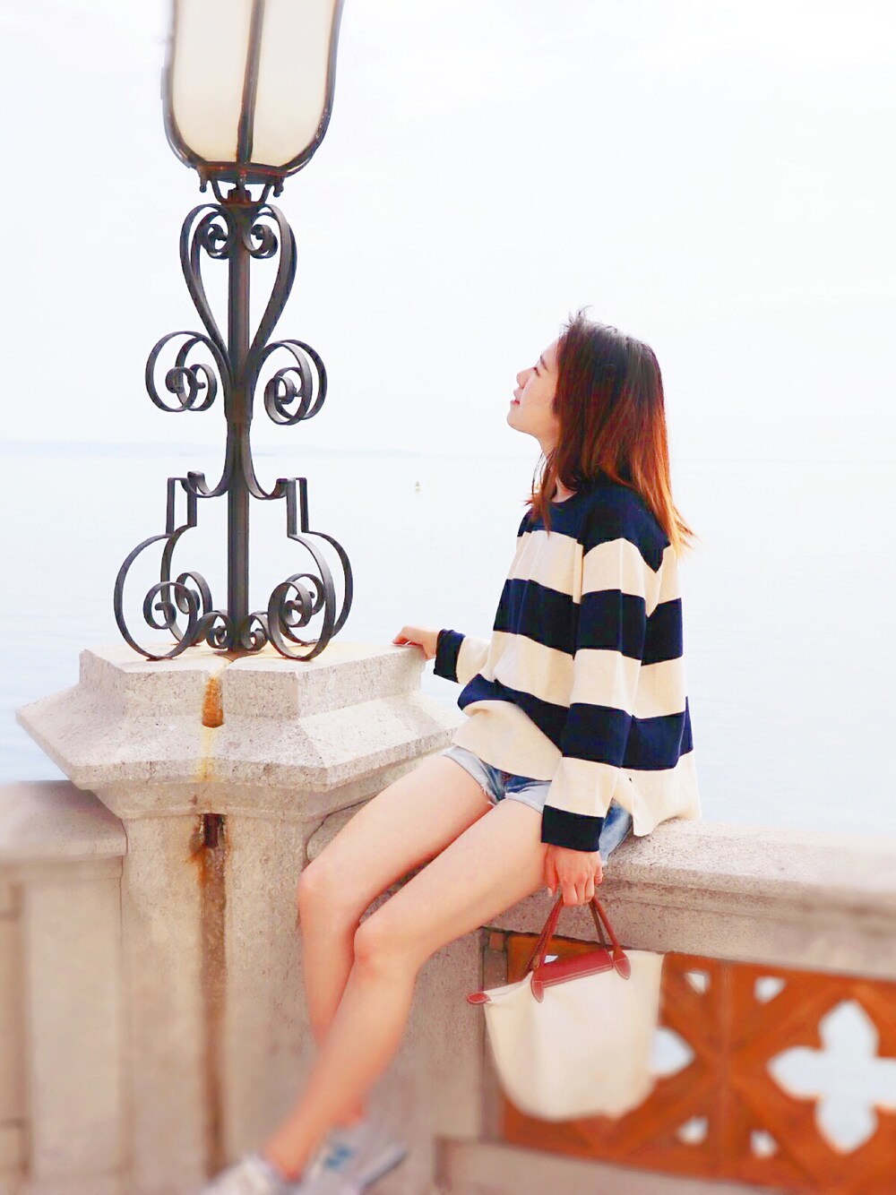 「New Balance、MUJI、LONGCHAMP、Trieste、Europe、summer、夏コーデ、casual」｜「MUJI Laboのアイテム（ニット/セーター、その他）」を使った、Crystal さん（レディース・160cm）の夏コーディネートの1枚目の写真