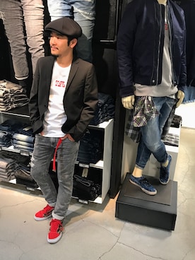 「DIESEL（ディーゼル）のアイテム（デニムパンツ、グレー系）」を使った、J.yaanooさん（メンズ・165cm）の冬コーディネート