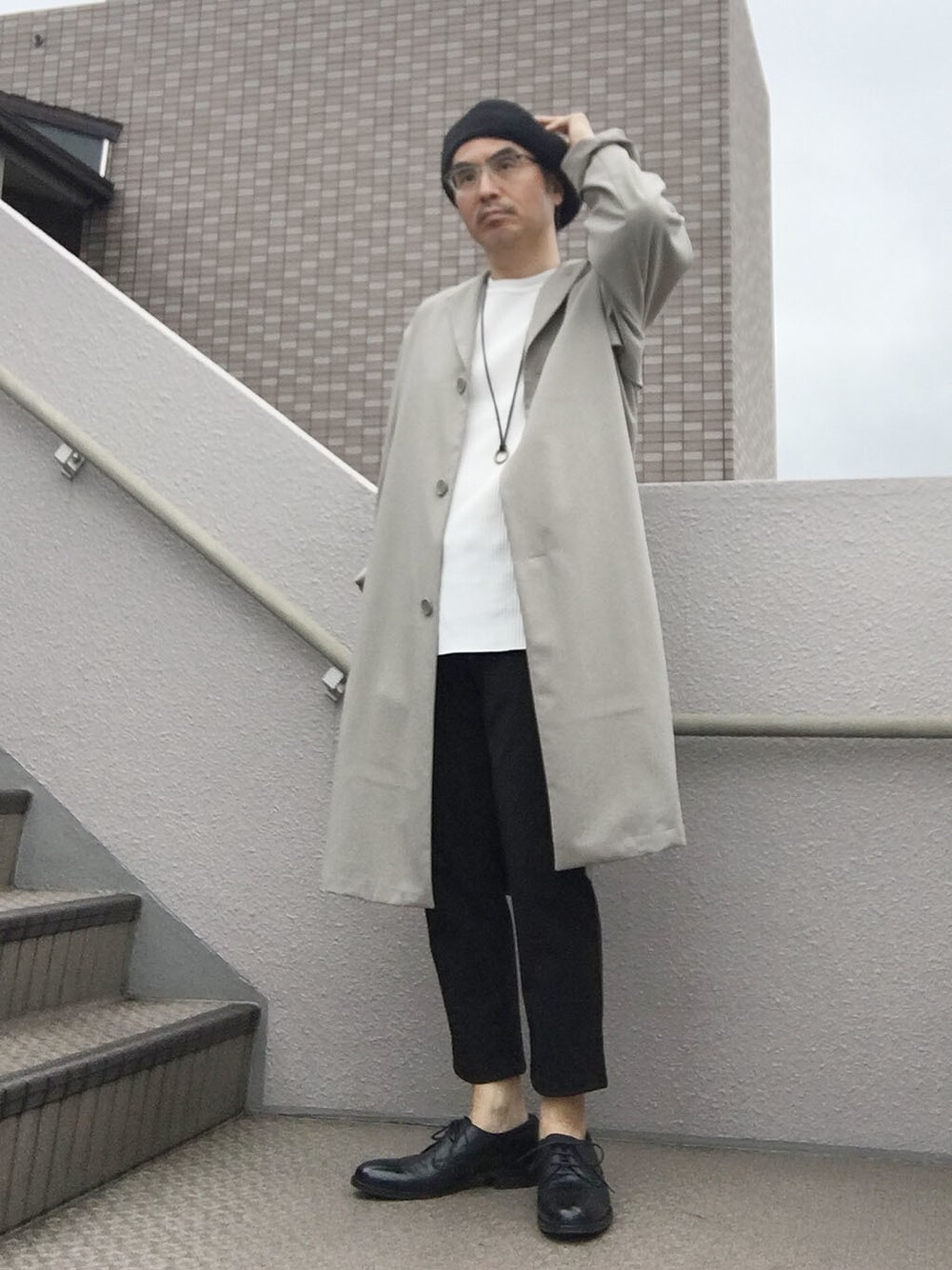 「ビッグシルエット、ベレー帽、アンクルパンツ、ベレー帽推奨委員会」｜「UNIQLOのUNIQLO ドライEXウルトラストレッチアンクルパンツ（その他パンツ、ブラック系）」を使った、Taka＠TeamSixtiesさん（メンズ・169cm）の春コーディネートの1枚目の写真