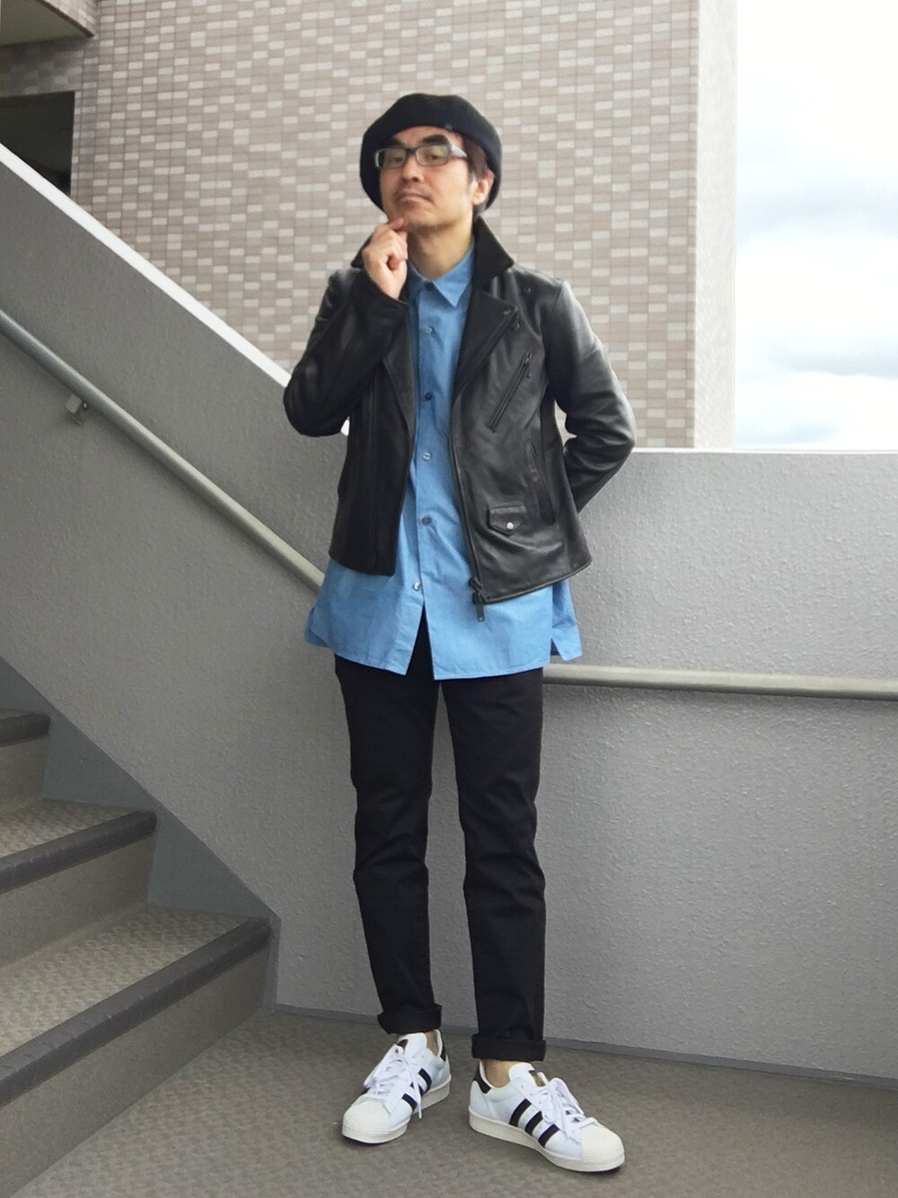 「ベレー帽、ダブルライダース、ビッグシャツ、superstar80's、ベレー帽推奨委員会」｜「AMERICAN RAG CIEのレザー ダブル ライダースジャケット（ライダースジャケット、ブラック系）」を使った、Taka＠TeamSixtiesさん（メンズ・169cm）の秋コーディネートの1枚目の写真