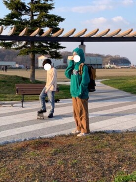 「スケボー」｜「アイテム（ニットキャップ/ビーニー）」を使った、なさん（レディース・155cm）の春コーディネート