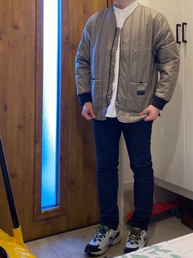 「アイテム（ダウンジャケット/コート、ベージュ系）」を使った、ぽんさん（メンズ・176cm）の春コーディネート