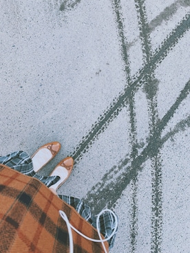 「アイテム（ローファー、オレンジ系）」を使った、是白菜酱呀さん（レディース・165cm）の秋コーディネート