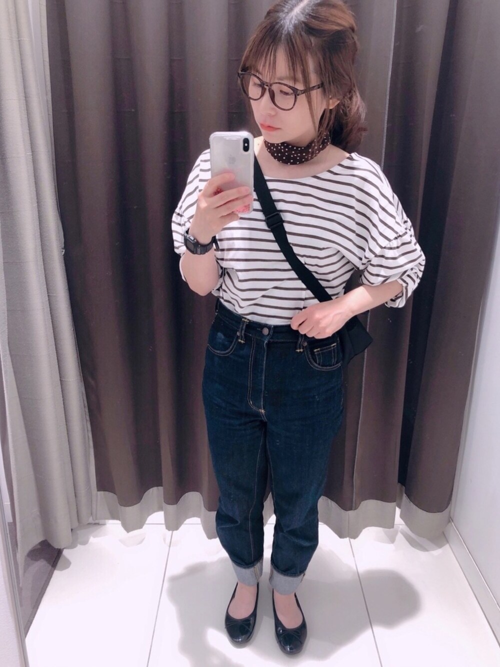 「ボーダー、ボーダートップス、デニムパンツ、バンダナ、カジュアルコーデ、ハイウエスト、デニム、バレーシューズ、めがね、低身長コーデ」｜「willfullyのアイテム（トップス、ホワイト系）」を使った、あゆさん（レディース・152cm）の夏コーディネートの1枚目の写真
