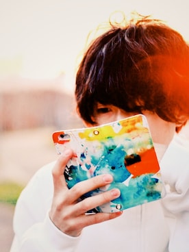 「iPhoneケース」｜「アイテム（財布/小物）」を使った、白さん（メンズ・177cm）の春コーディネート